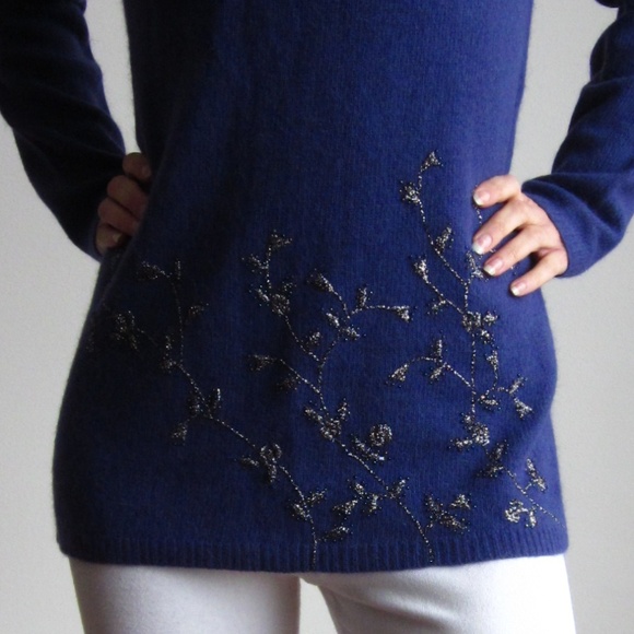 VINTAGE Sweater w/ embroidery (Lambswool & Angora) - Picture 2 of 4